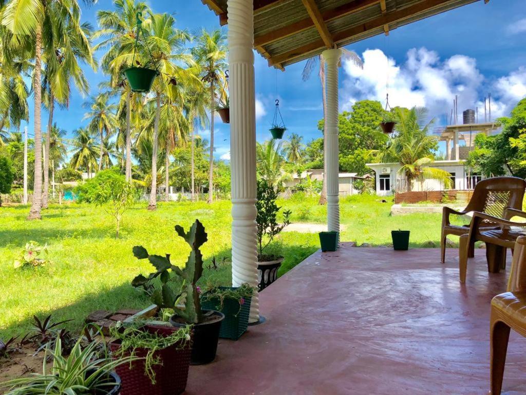 Sai Seashell Rest Inn Nilaveli ตรินโคมาลี ภายนอก รูปภาพ